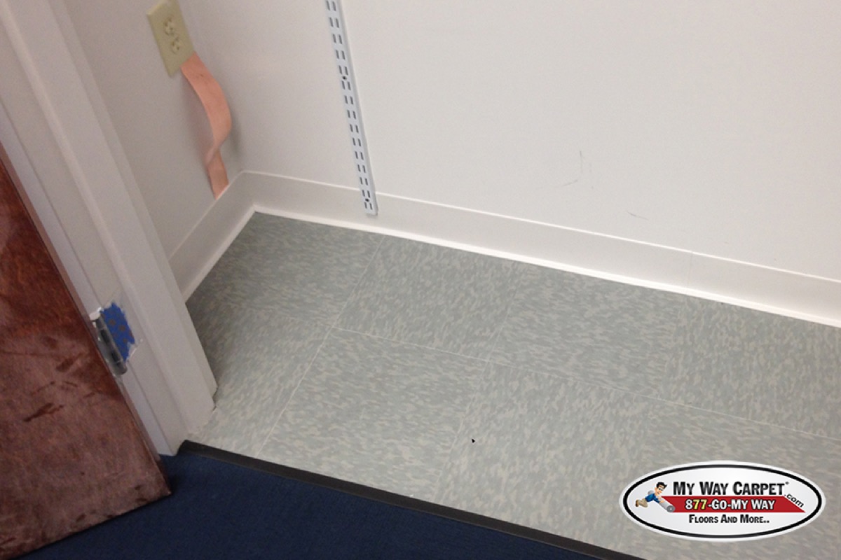 Armstrong Armstrong SDT &mdash; Static-dissipative tile for data centers & electronics.